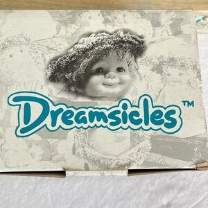 Dreamsicles collectible Treasures cherub